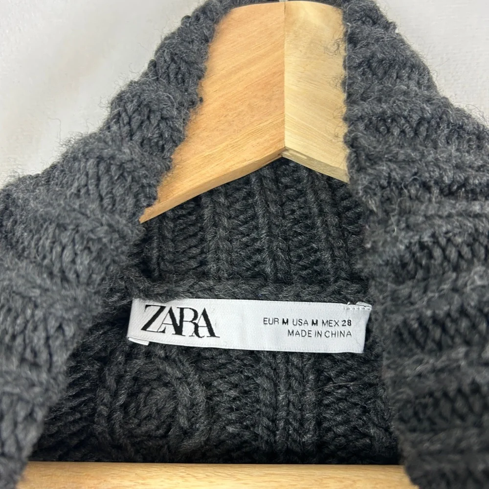 ZARA Chunky Cable Knit Cropped Turtleneck Charcoal Grey Size Medium Wool Blend - Picture 3 of 4